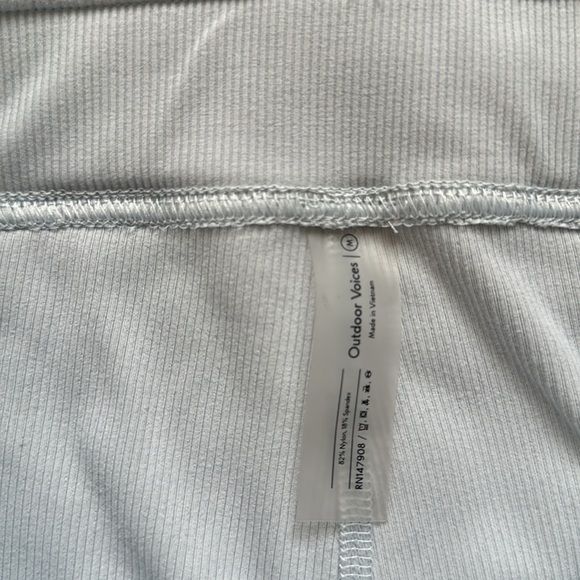 Outdoor Voices Superform Rib Kick Flare Leggings Pants in Jasmine - Picture 7 of 9